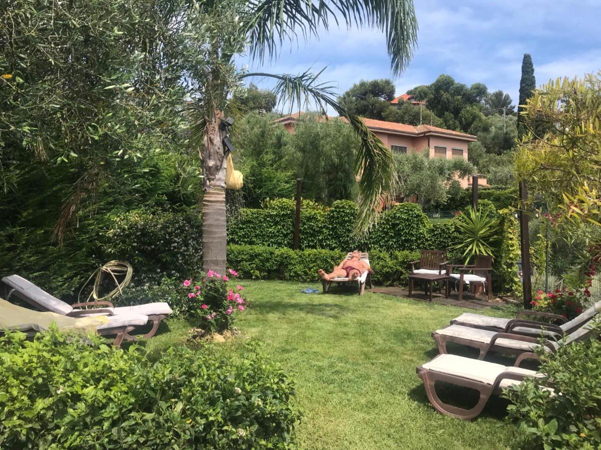 Le Jardin Sur Mer Avec Bike Et Mtb Tour Hotel Империа Екстериор снимка